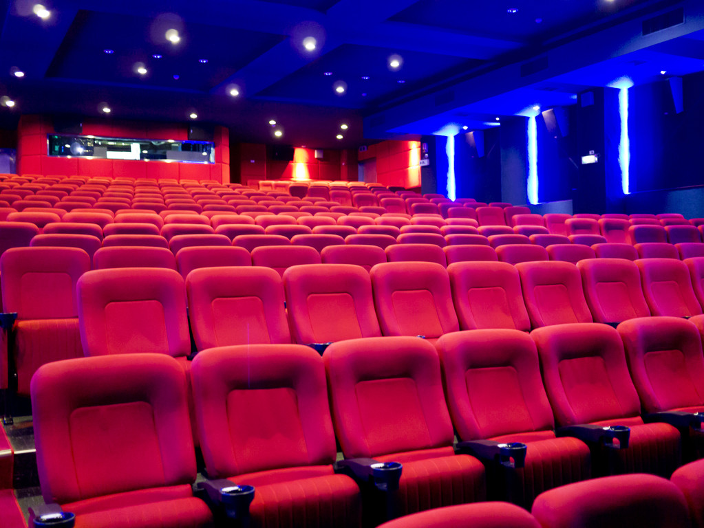 为什么电影院的座椅是红色？